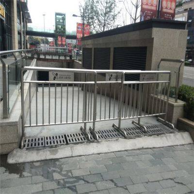 Interlocking Plastic Crowd Control Barrier UV-Resistant for Long-Term Outdoor Deployment