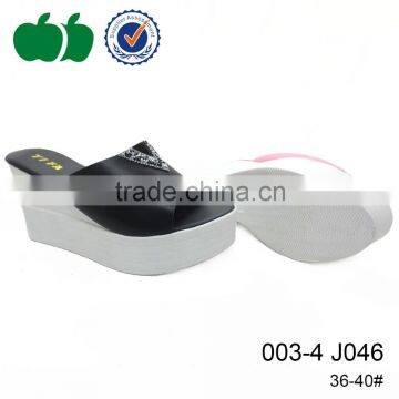 new design lady fahion wedge heel slipper