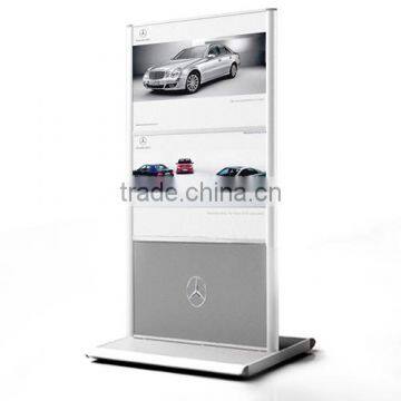 Aluminum retractable poster stand