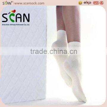 Elite Men Custom Logo Sport Cotton Ankle Socks,white/black Whole Design Ankle Sport Men Socks Supplier photo-2