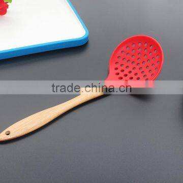 CK-3123 High Quality FDA & LFGB 7pcs Gadget Silicone Kitchen Cooking Tools Set Eco Silicone Kitchen Utensil Set With Wood Handle photo-2