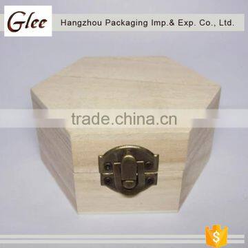 Roud Finish Cute Wooden Jewellery Box photo-3