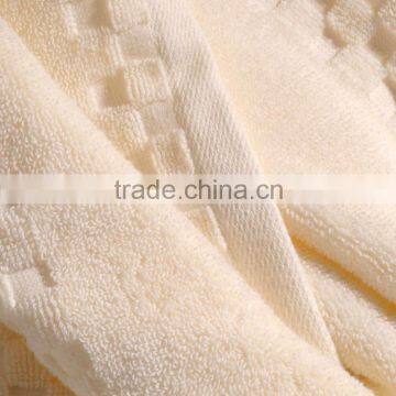 Express China Oem Luxury Custom Check Pattern Bath Towel photo-2