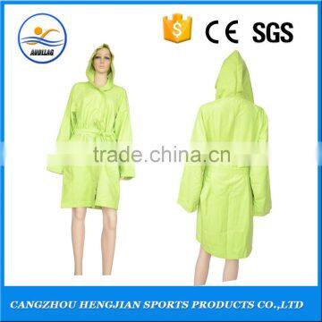 China factory manufacturing fashion girls/boys bathrobe with hood