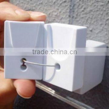 Anti theft device retail Loss prevention retractable pull box