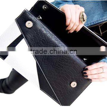 New Hot Serpentine Women Messenger Bags Hit Color Party Bags Tote Designer Handbags Brands Vintage Cover Women Handbag