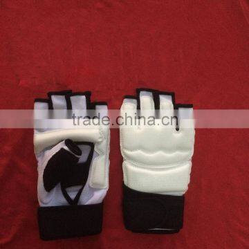 2015 newHalf finger Boxing Glove Adult Taekwondo Gloves Karate Training Gloves