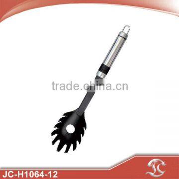 Nylon head and stainless steel handle spaghetti server