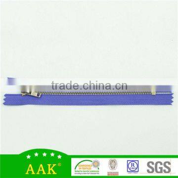 AAK Brand 3# Shiny Light Gold Closed End Y-teeth Stock Metal Zipper