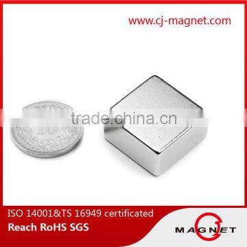 N33UH custom shape neodymium magnet manufacturers in China