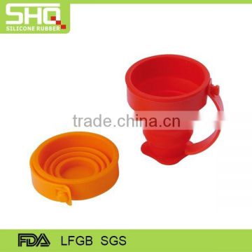 silicone collapsible cup with plastic handle