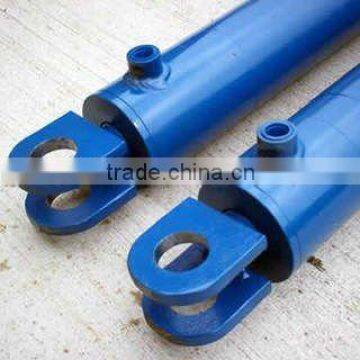Hydraulic cylinder for tower crane