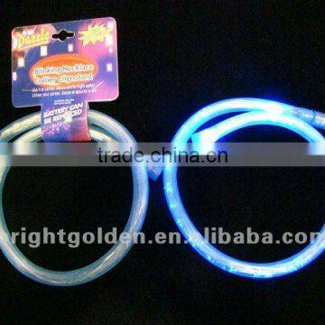 Glow party light necklace