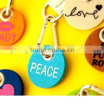 Simple design felt keychain