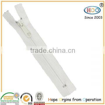 China Wholesale Clothes Zip Cheap Nylon Zipper Dyeing