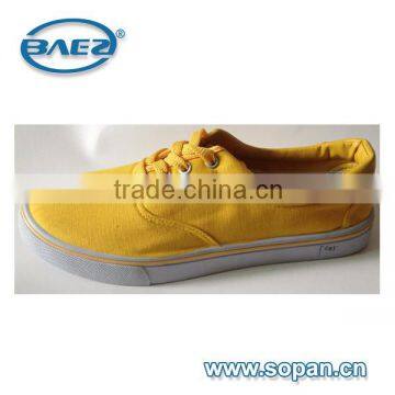 new design women and men injection shoes with bright color