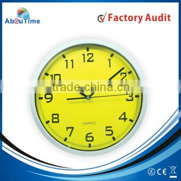 2014 promotional wholesale simple round analog silence sweeping plastic wall clock