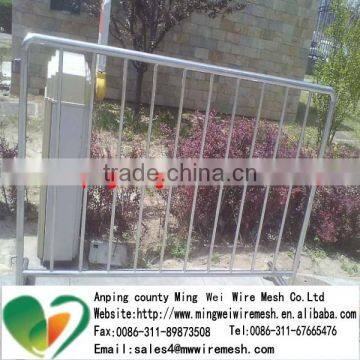 Galvanized pedestrian metal traffic crowd control Barriers temporary fencing