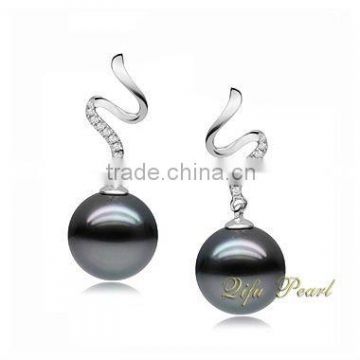 18K Tahitian Pearl Earring with Diamonds