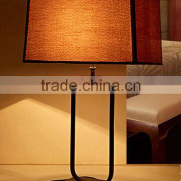 Top Grade Drawing Room Classical Tassel Fabric Hotel Table Lamp