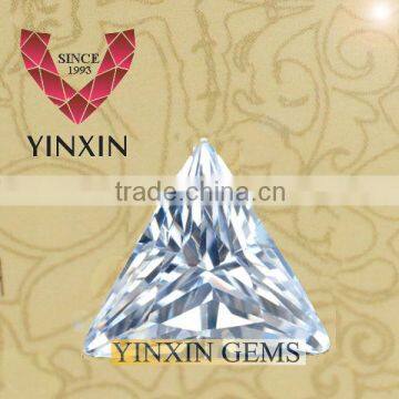 Shining Cutting White CZ Triangle (TAP)