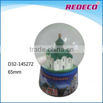 Custom made souvenir gift resin snow globe for sale