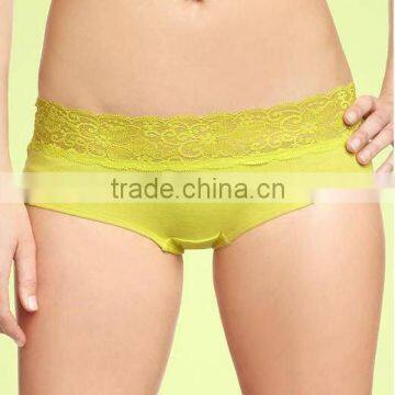 Seamless Lace-trim Girl Shorts