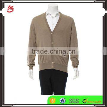 High Quality Light Weight Knitted Yellow Button-Closured Cashmere Sweater Men with Sleeve Patches