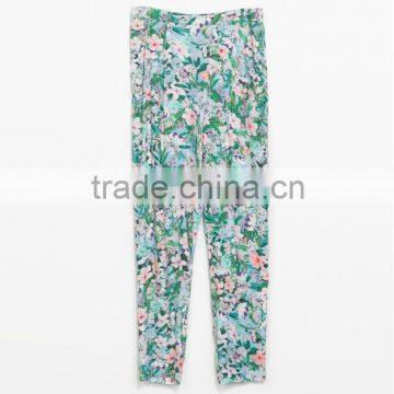 Ladies with floral print leisure pants