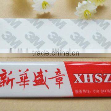 custom epoxy souvenir metal emblem with sticky