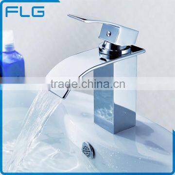 Professional Design Chrome Plated Brass Body Basin Faucet