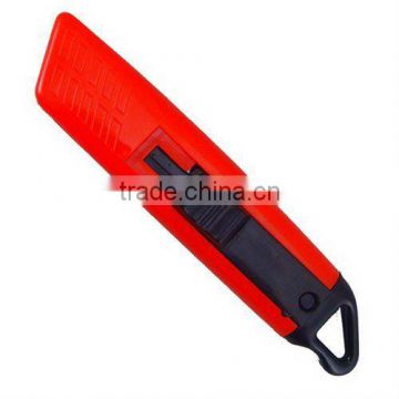 Half stretch auto retractable utility knife