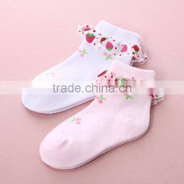 B40965A Wholesale autumn and winter lovely kids strawberry socks