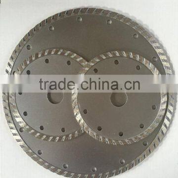 Two sizes turbo saw blade