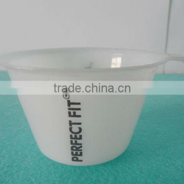 100ml plastic measuring cup