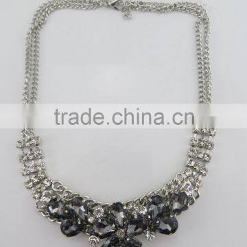 Hot selling OEM beautiful flower statement necklace
