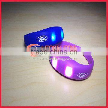 China Supplier Custom Flash Lights Silicone LED Wristbands With Competitive Price photo-2