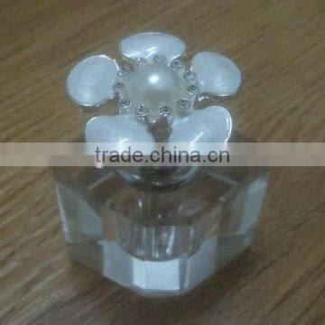 cheap empty clear crystal perfume bottle with flower decor