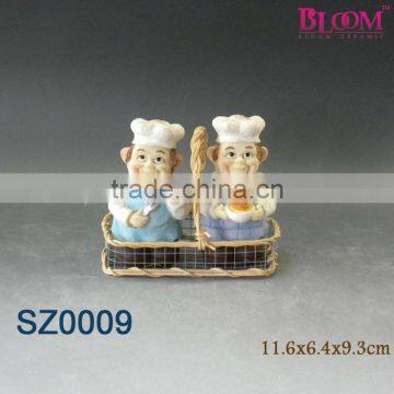 Chef polyresin figures salt and pepper shakers