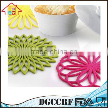 NBRSC Flexible Durable Non Slip Silicone Multi-Use Flower Trivet Pot Holder Mat Set of 3 photo-4