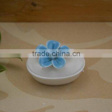 New Item White Porcelain Jewel Box With Red Flower Shape Design photo-5