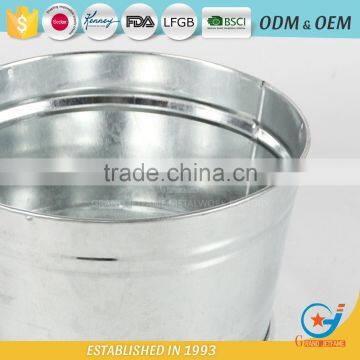 Iron and Zinc Unique Powder Coated Outdoor Colorful Planters Colourful Garden Pots photo-4