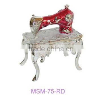 Miniature sewing machine with 4-legged stand