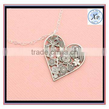 Hot Sell Heart Shape Stainless Steel Hollow Flower Solid Necklace Diffuser Flower Cutout Valentines Day Gift