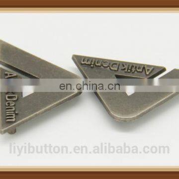 light black nickel triangle shape zinc alloy label for garment