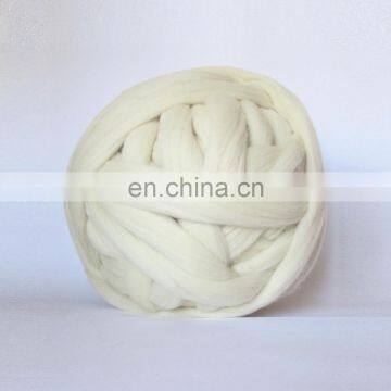 Cheap wholesale free samples hand knitting fancy super chunky thick merino color felt 100% wool roving machine yarn