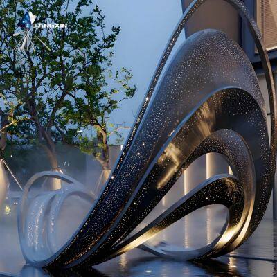 Современные мобильные металлические скульптуры с звездными акцентами - установки для общественного искусства