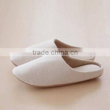 2015 Hot Sale Indoor Comfortable Warm Injection Slipper