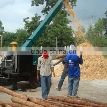 Wood chipper with diesel engine