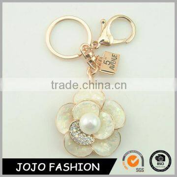 Shiny Rhinestone Shell Pearl Fashion Rose Flower Keychain